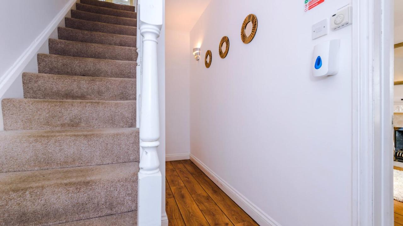 Newhall Road - 4 Bedroom Chester Home - Parking Wervin Exterior foto
